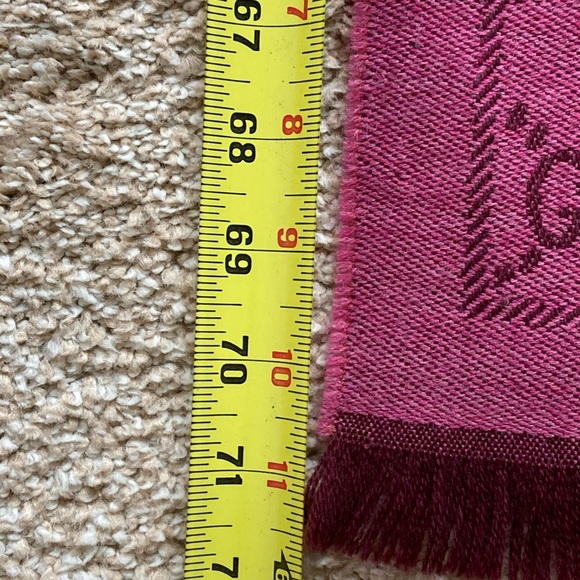 Authentic Gucci Wool Scarf - Picture 3 of 15